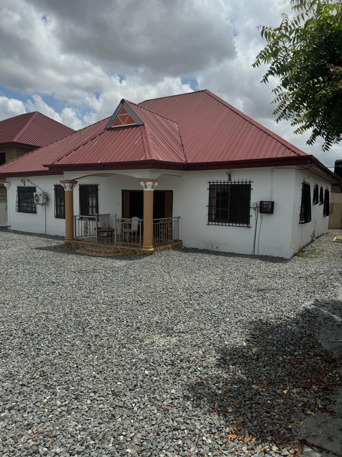 5 BEDROOM HOUSE AT ODONTIA AMASAMAN